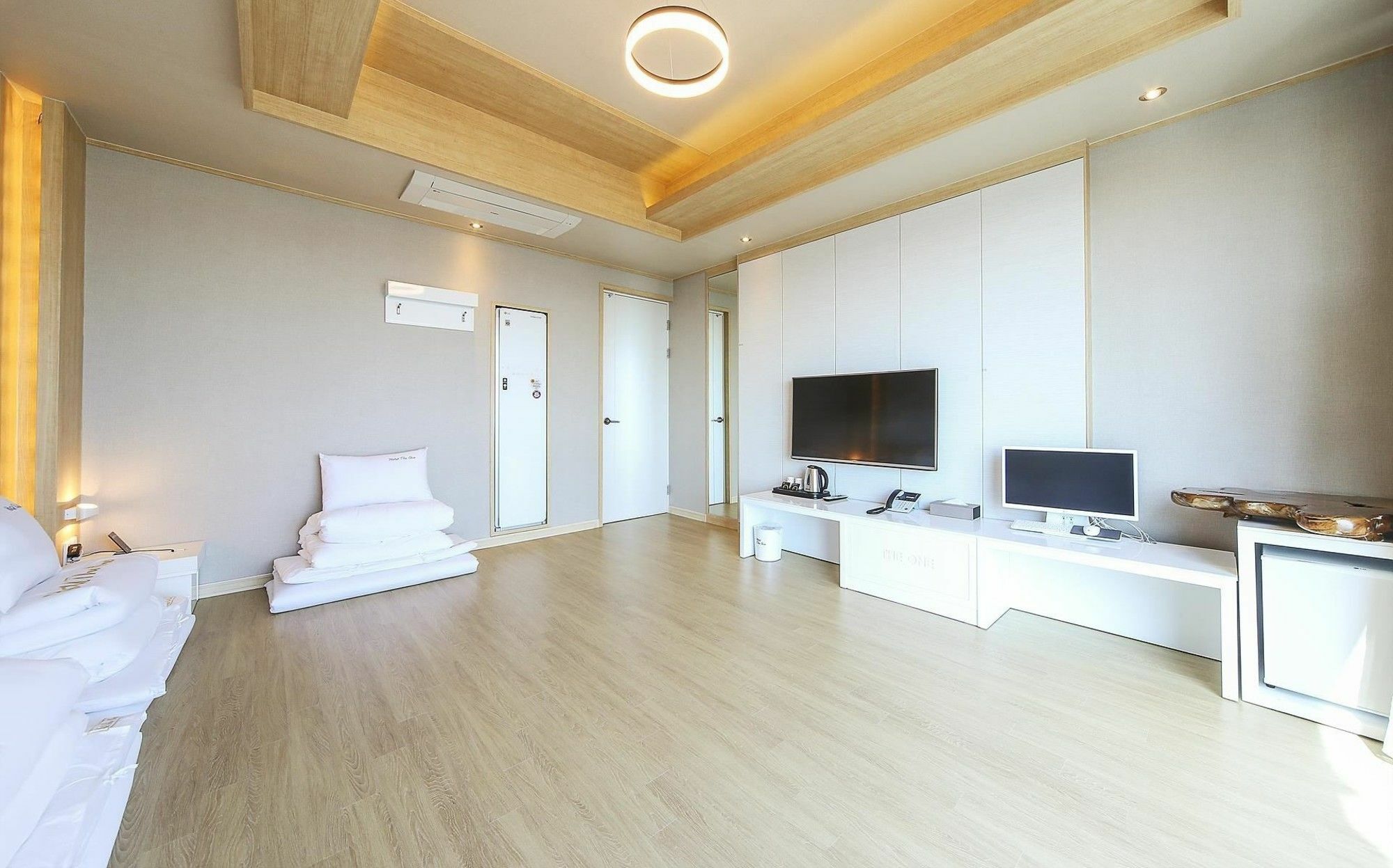Hotel The One Yeosu Exteriör bild